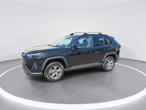 Used 2025 Toyota RAV4 XLE AWD/4WD image 4