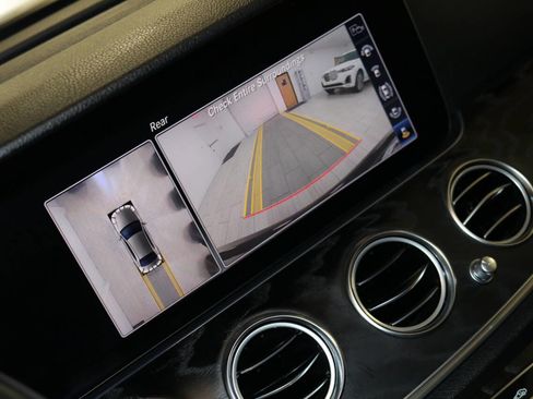 Used 2020 Mercedes-Benz E 350 Sedan image 38