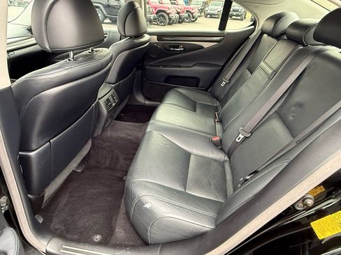 Used 2014 Lexus LS 460 AWD image 31