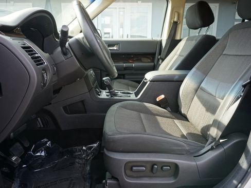 Used 2019 Ford Flex SEL image 18