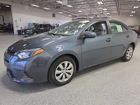Used 2015 Toyota Corolla LE image 3