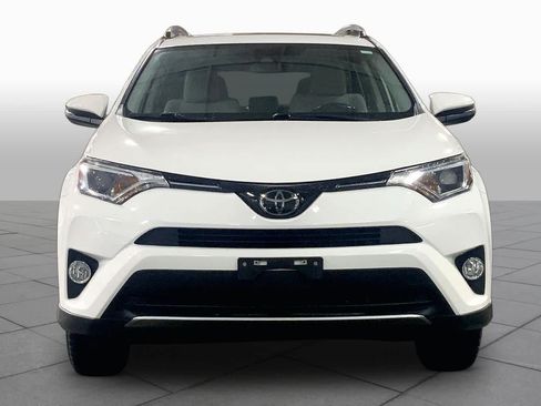 Used 2018 Toyota RAV4 XLE AWD/4WD image 4