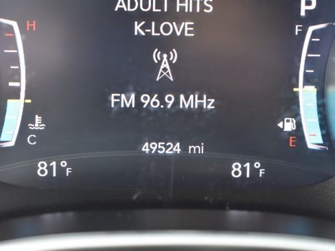 Used 2024 Chrysler Pacifica Touring-L FWD image 24