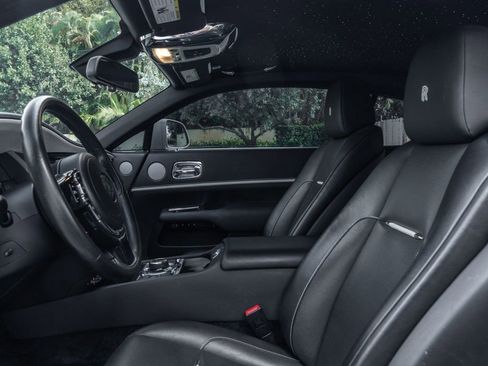 Used 2019 Rolls-Royce Wraith image 14