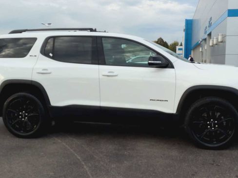 Certified 2023 GMC Acadia SLE w/ Driver Convenience Package image 9