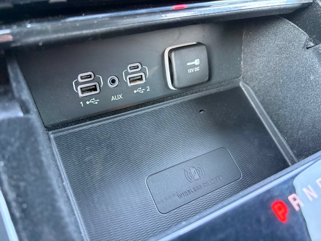 Used 2021 Jeep Grand Cherokee L Overland w/ Luxury Tech Group IV AWD/4WD image 19
