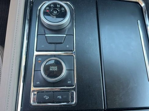 Used 2022 Ford Expedition XLT AWD/4WD image 32