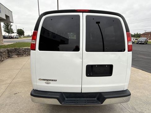 Used 2020 Chevrolet Express 2500 LT w/ LT Preferred Equipment Group image 5
