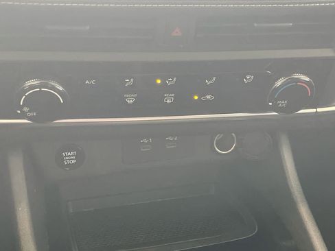 Used 2024 Nissan Rogue S AWD/4WD image 18