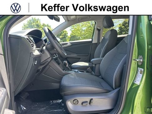 New 2026 Volkswagen Taos SE AWD/4WD image 12