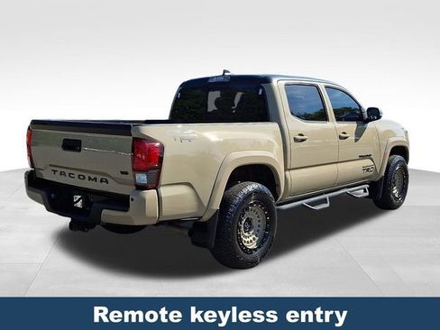 Used 2018 Toyota Tacoma TRD Sport w/ Technology Package AWD/4WD image 7