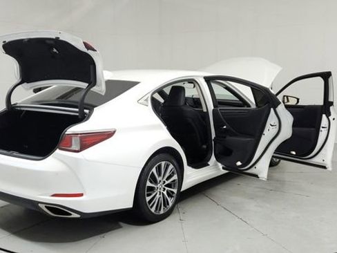 Used 2019 Lexus ES 350 w/ Premium Package image 10