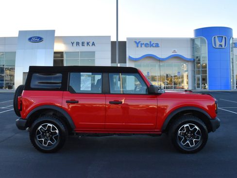 Used 2023 Ford Bronco 4-Door image 1