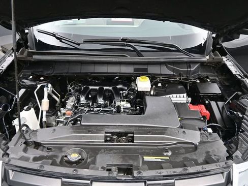 Used 2025 Nissan Pathfinder SV image 43