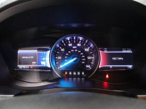 Used 2019 Ford Explorer XLT w/ Equipment Group 202A AWD/4WD image 38