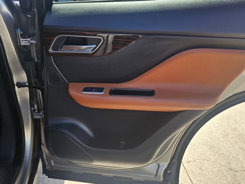 Used 2018 Jaguar F-PACE Portfolio image 32