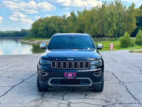 Used 2017 Jeep Grand Cherokee Limited w/ Luxury Group II AWD/4WD image 2