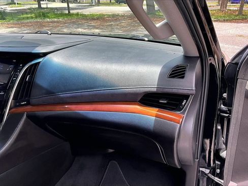 Used 2019 Cadillac Escalade Luxury RWD image 21