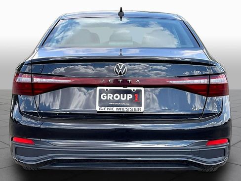 Used 2025 Volkswagen Jetta SE FWD image 5