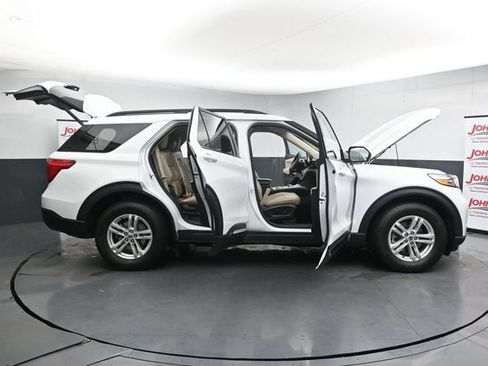 Certified 2024 Ford Explorer XLT w/ Equipment Group 202A AWD/4WD image 44