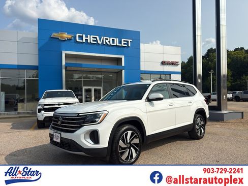 Used 2024 Volkswagen Atlas SE AWD/4WD image 1