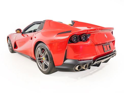 Used 2021 Ferrari 812 GTS RWD image 16