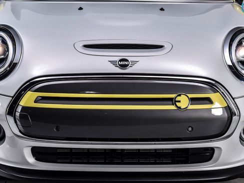 Used 2021 MINI Cooper SE w/ 8.8" Touchscreen Nav Package image 10