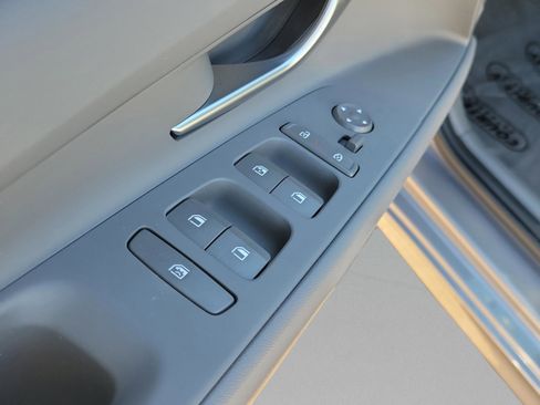 Used 2025 Hyundai Elantra Sport image 18