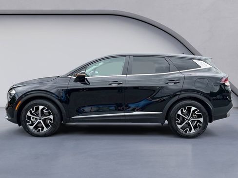 Used 2023 Kia Sportage EX FWD image 2