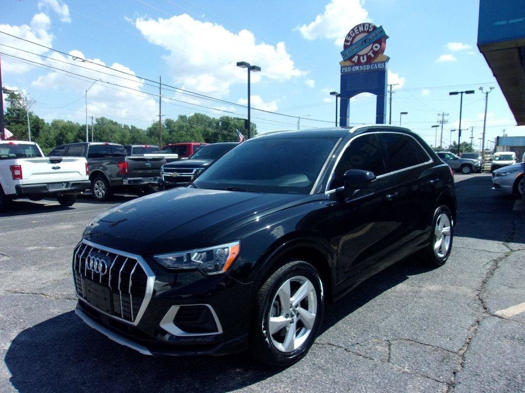 Used 2019 Audi Q3 2.0T Premium w/ Convenience Package AWD/4WD image 1