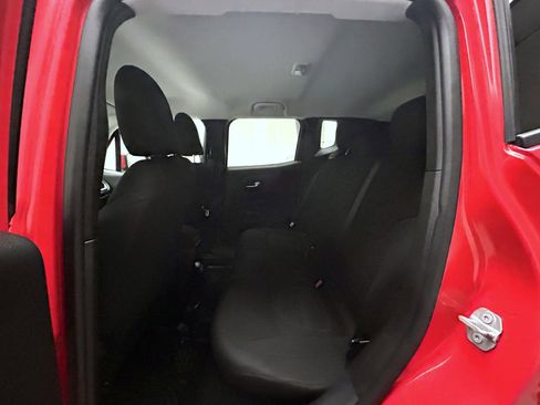 Used 2021 Jeep Renegade Latitude image 19