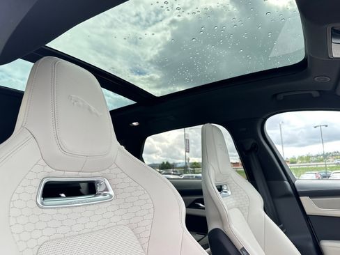 Used 2025 Jaguar F-PACE R-Dynamic S image 18