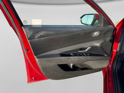 Used 2024 Hyundai Elantra SEL FWD image 17