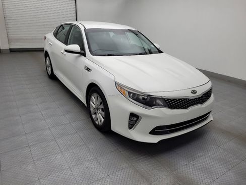 Used 2018 Kia Optima S FWD image 13