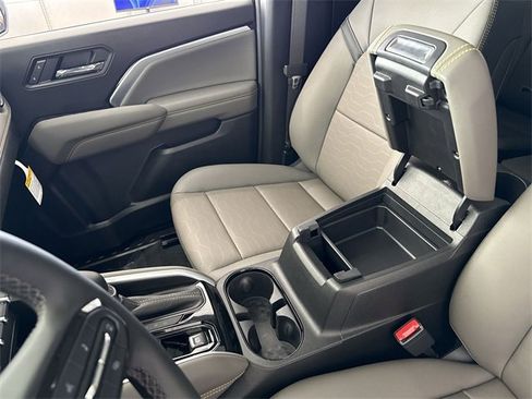 New 2025 Chevrolet Colorado ZR2 w/ Off-Road Front Bumper Package image 14