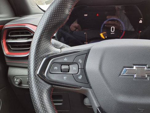 Used 2024 Chevrolet TrailBlazer RS image 27