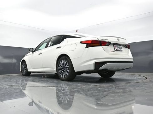 Used 2025 Nissan Altima 2.5 SV FWD image 55