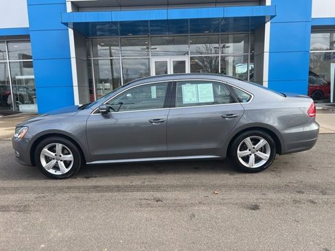 Used 2015 Volkswagen Passat 1.8T Limited Edition image 3