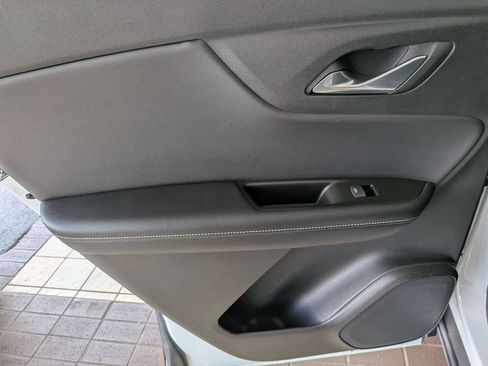 Used 2025 Chevrolet Blazer LT FWD image 23