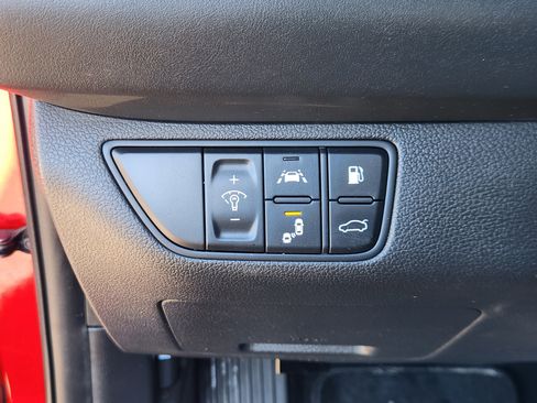 Used 2020 Genesis G70 2.0T image 24