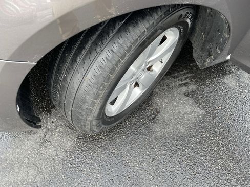 Used 2015 Toyota Sienna LE image 10