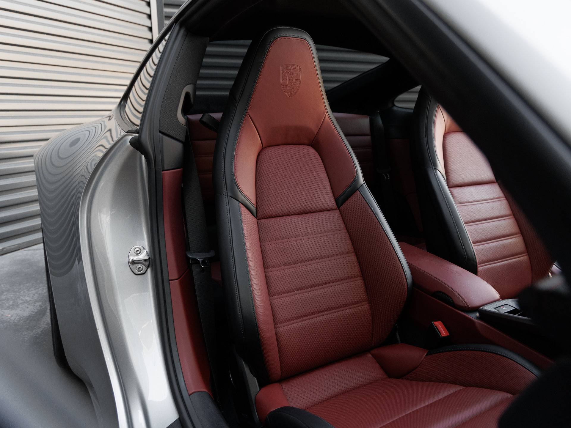 Certified 2025 Porsche 911 Carrera RWD image 36
