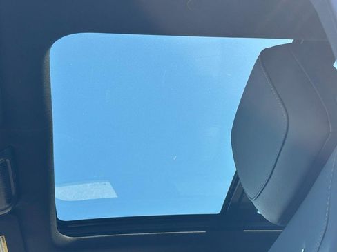 Used 2025 Cadillac XT5 Sportv w/ Technology Package image 27