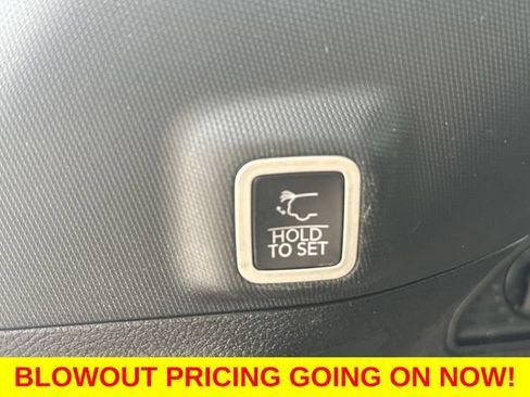 Used 2024 Jeep Grand Cherokee Altitude AWD/4WD image 11