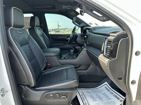 Used 2024 GMC Sierra 1500 AT4X image 29