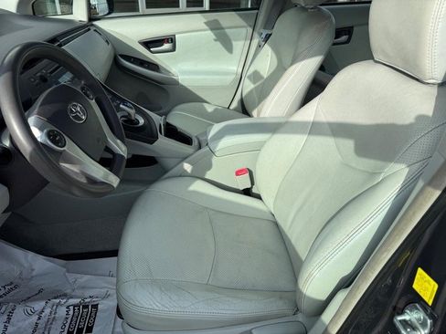 Used 2010 Toyota Prius One image 16