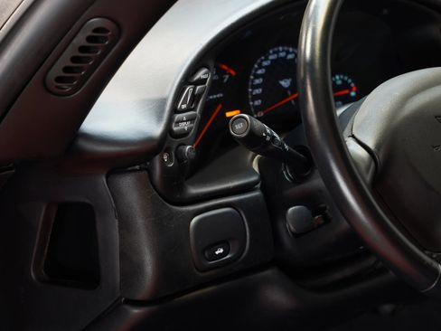 Used 2002 Chevrolet Corvette Z06 w/ Memory Pkg RWD image 40