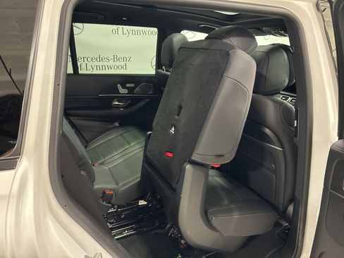 New 2026 Mercedes-Benz GLS 580 4MATIC image 22