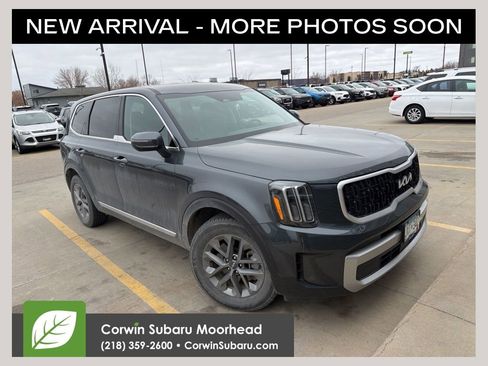 Used 2023 Kia Telluride LX image 1