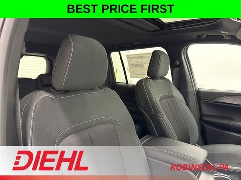 New 2026 Jeep Grand Cherokee Laredo X AWD/4WD image 15